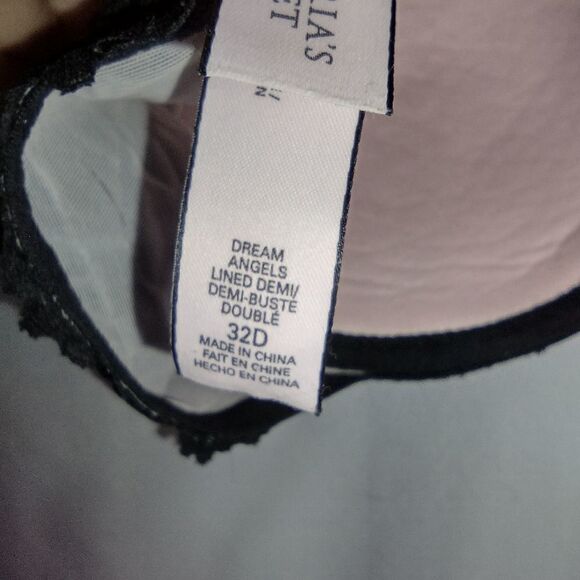 Victoria's secret bra  - Picture 3 of 3